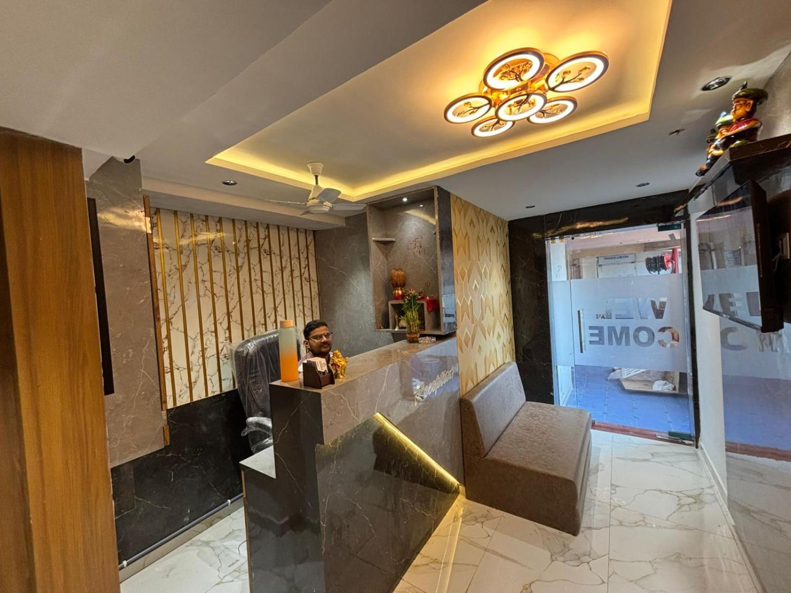 Hotel Phoniex Ahmedabad Exterior foto