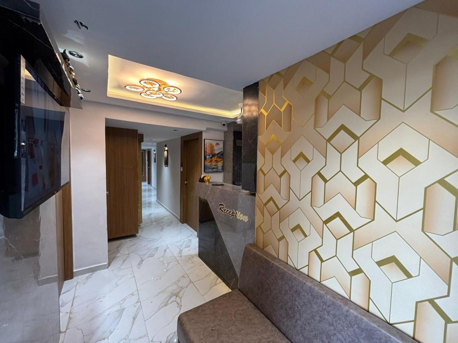 Hotel Phoniex Ahmedabad Exterior foto