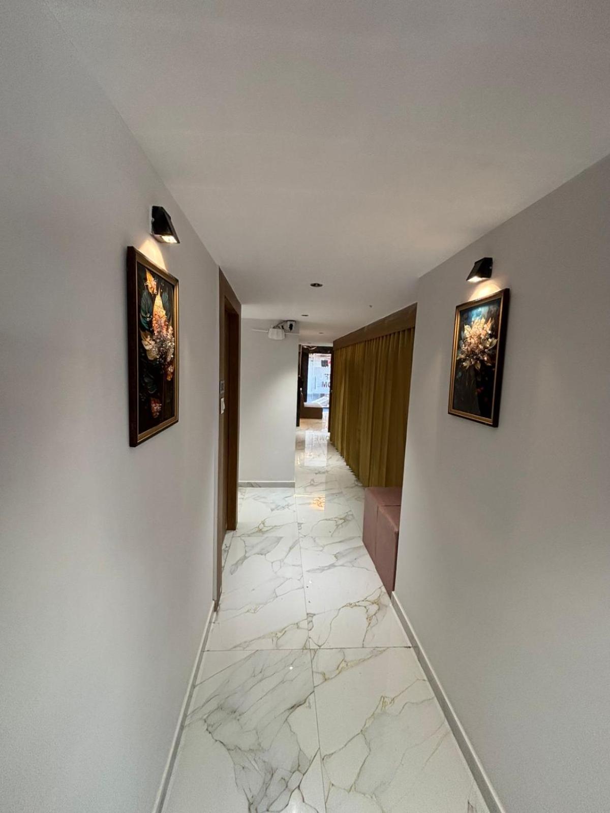 Hotel Phoniex Ahmedabad Exterior foto